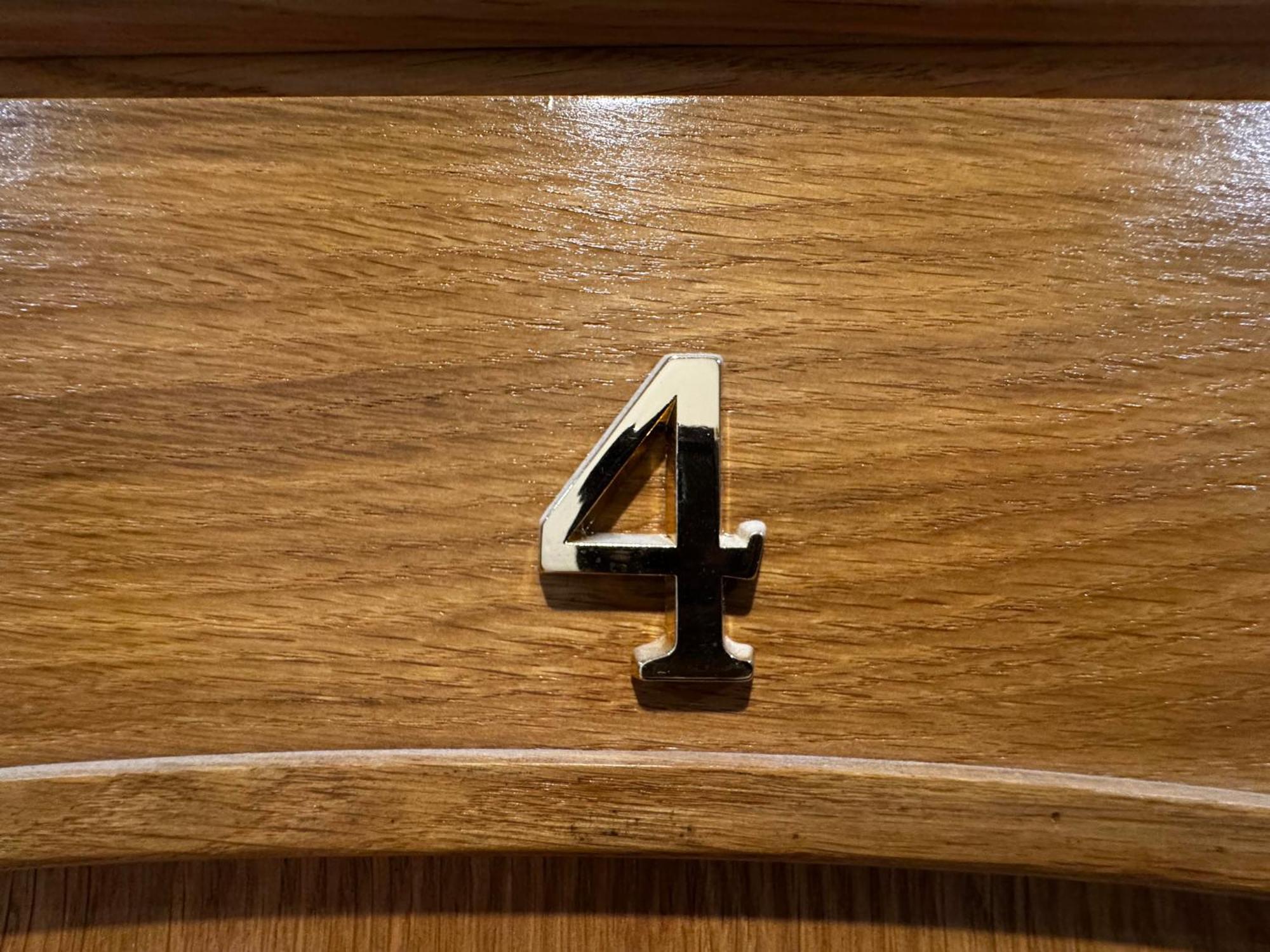 Aparthotel Riga Buitenkant foto The number 4 on a door